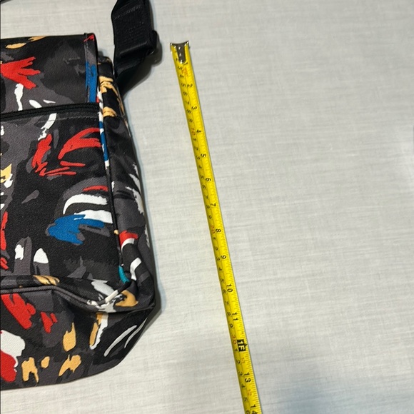 Vera Bradley Black and Red Crossbody Laptop Bag with Floral Design - Picture 6 of 8